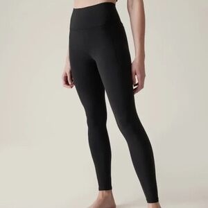 NWT Athleta Transcend Stash High Rise Legging | Black